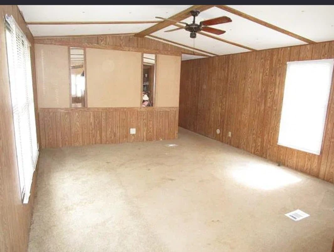 Canyon Lake House: 235 Valleyview St.