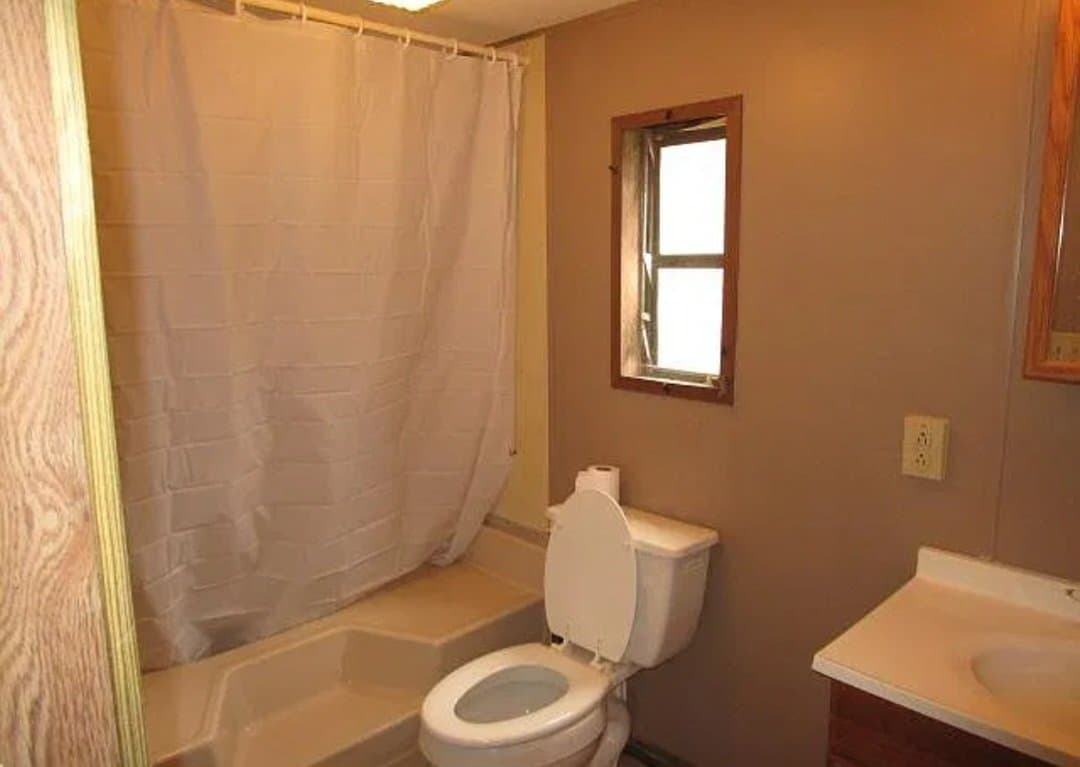 Canyon Lake House: 235 Valleyview St.