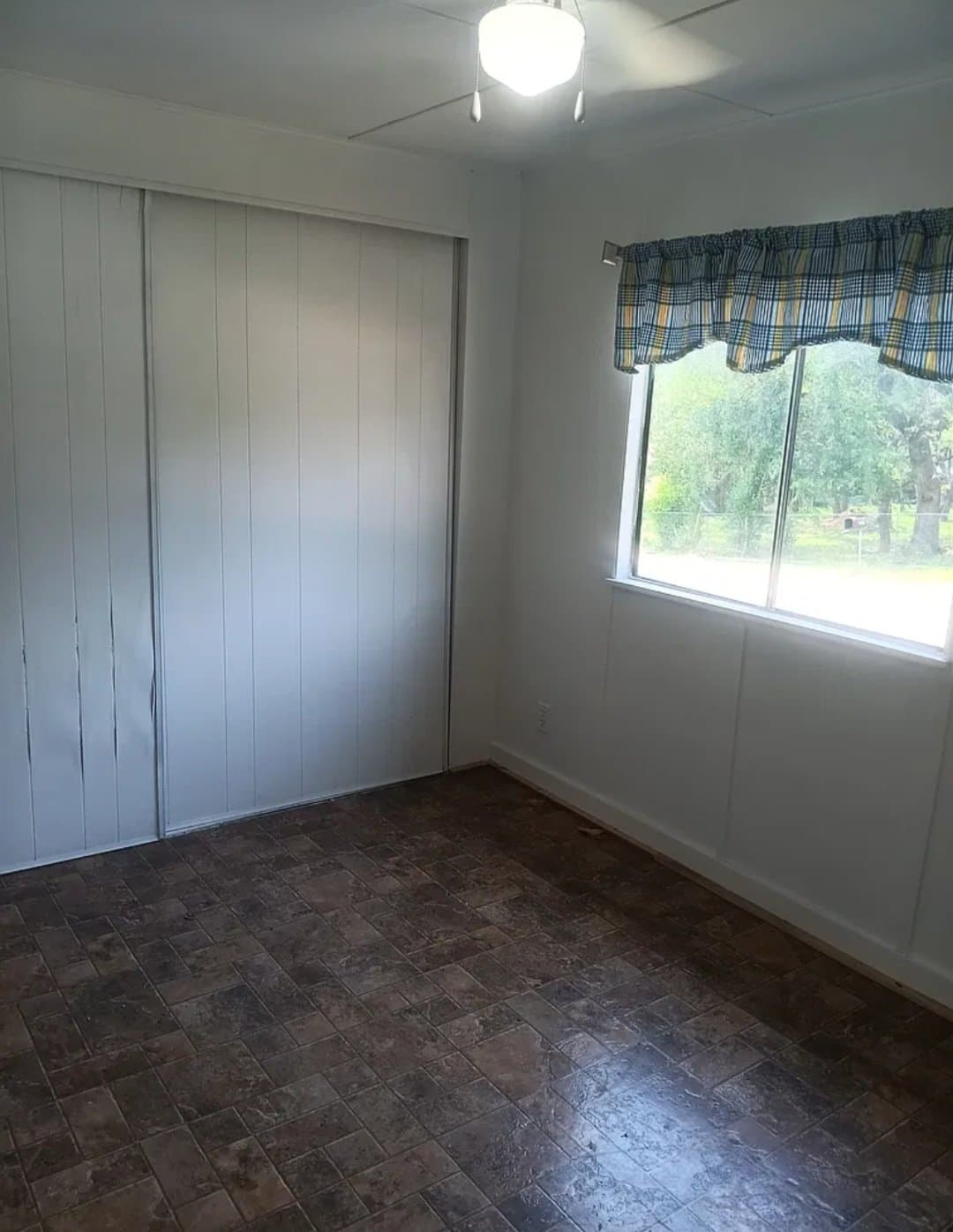 Canyon Lake House: 251 Valleyview St