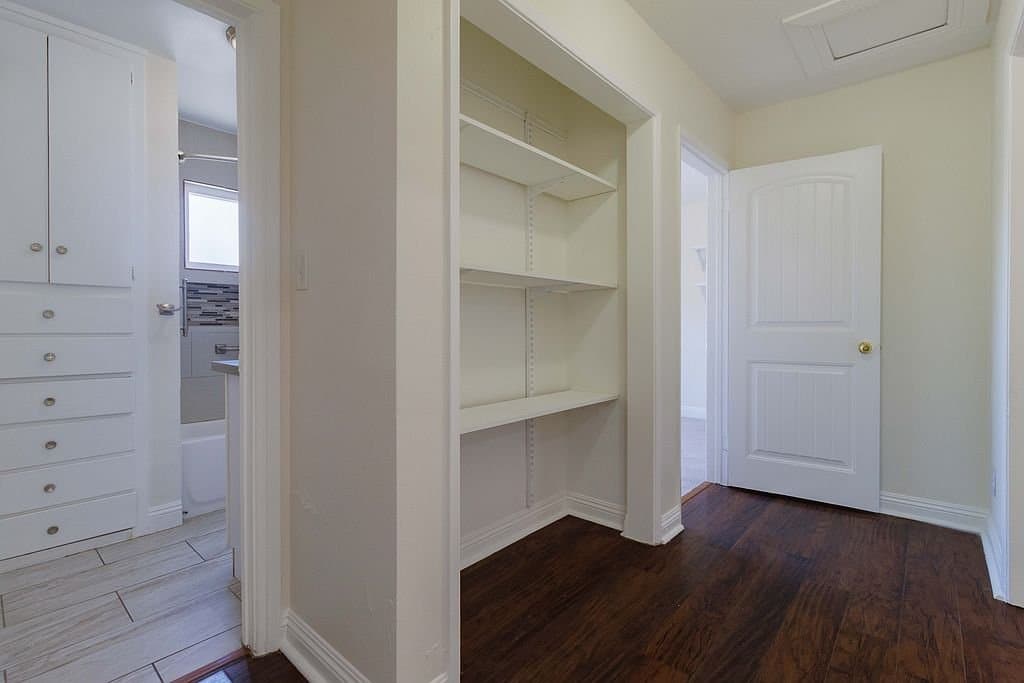 San Bernardino House: 268 E 45th St