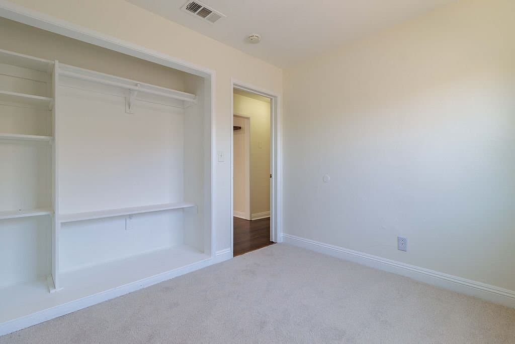 San Bernardino House: 268 E 45th St