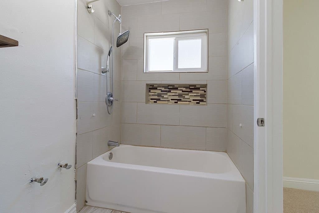 San Bernardino House: 268 E 45th St