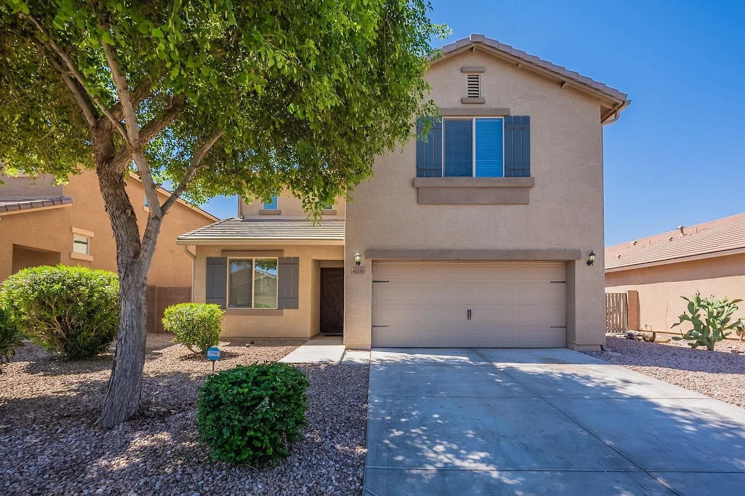 Maricopa House: 41251 W Barcelona Dr