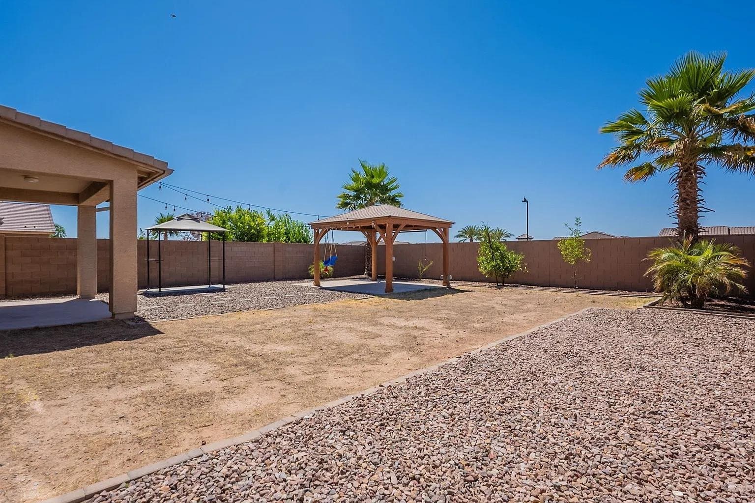Maricopa House: 41251 W Barcelona Dr