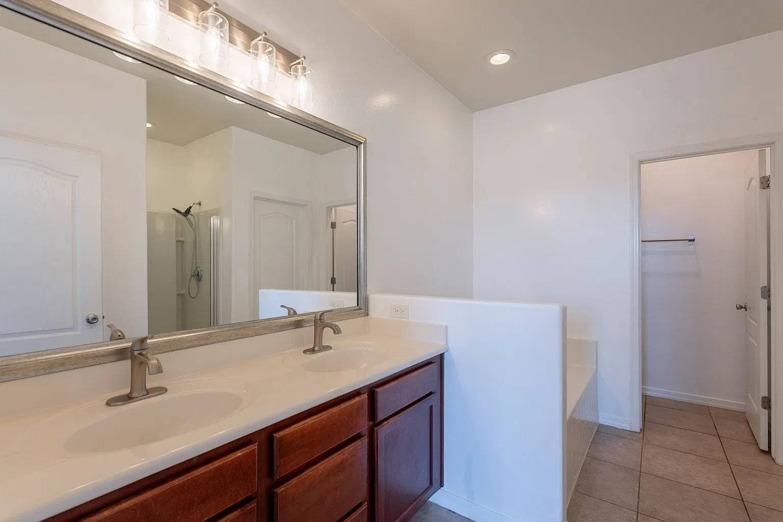 Maricopa House: 41251 W Barcelona Dr