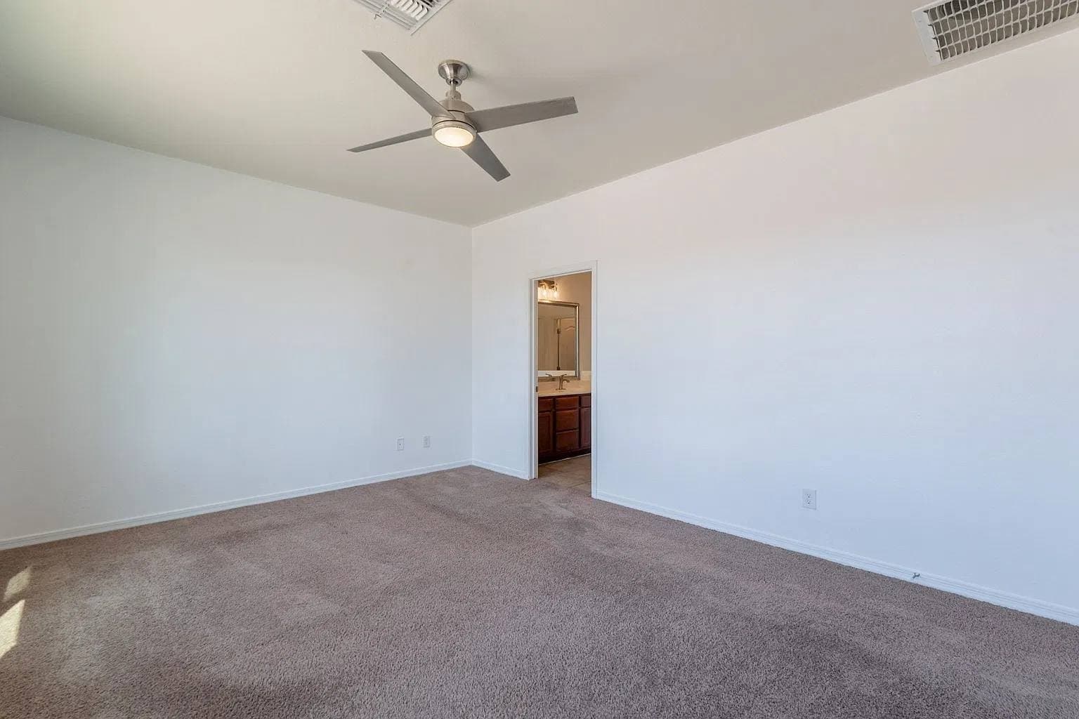 Maricopa House: 41251 W Barcelona Dr