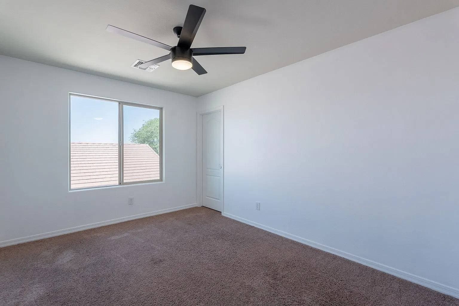 Maricopa House: 41251 W Barcelona Dr