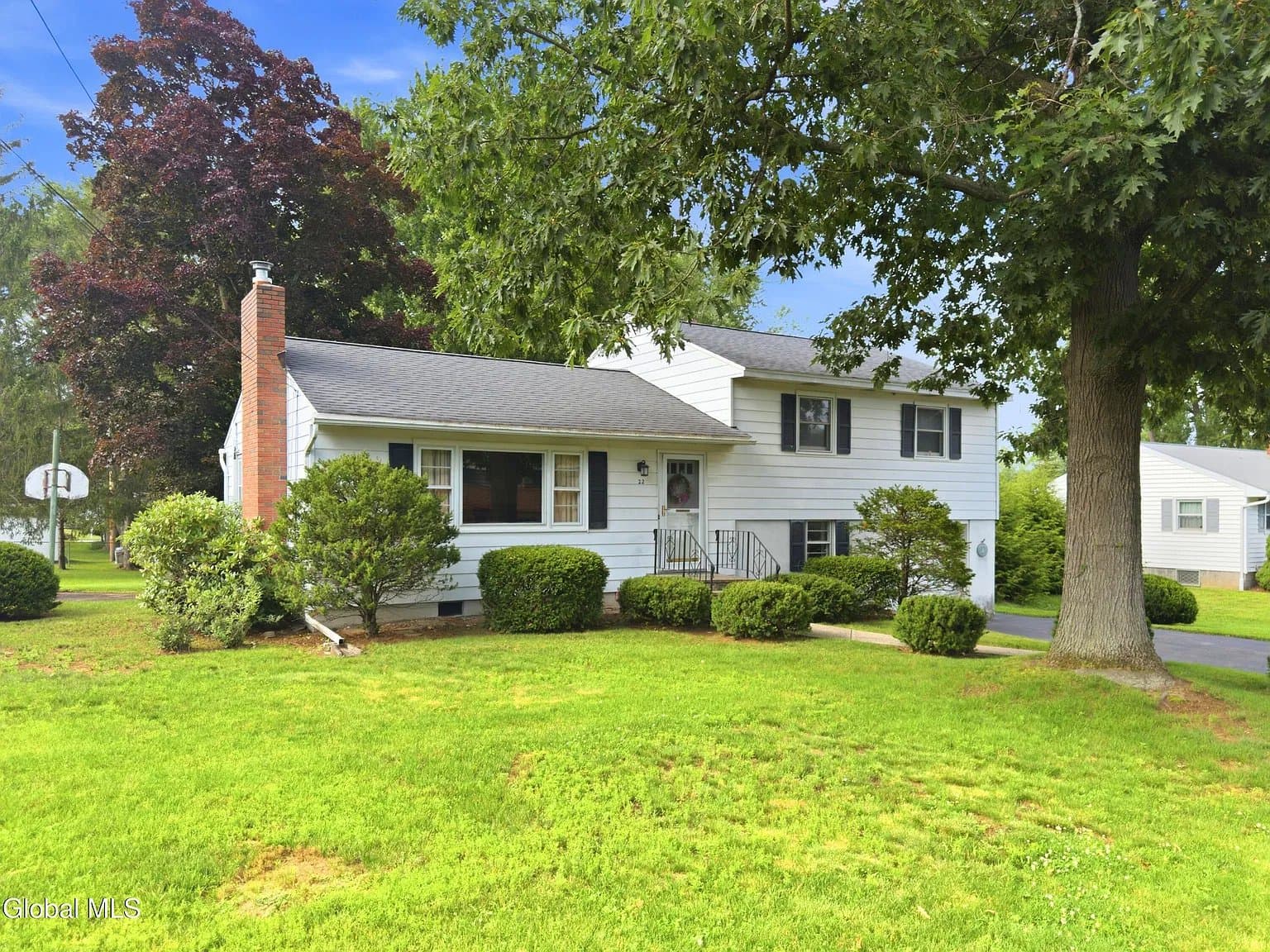 Latham House: 22 Homestead Dr