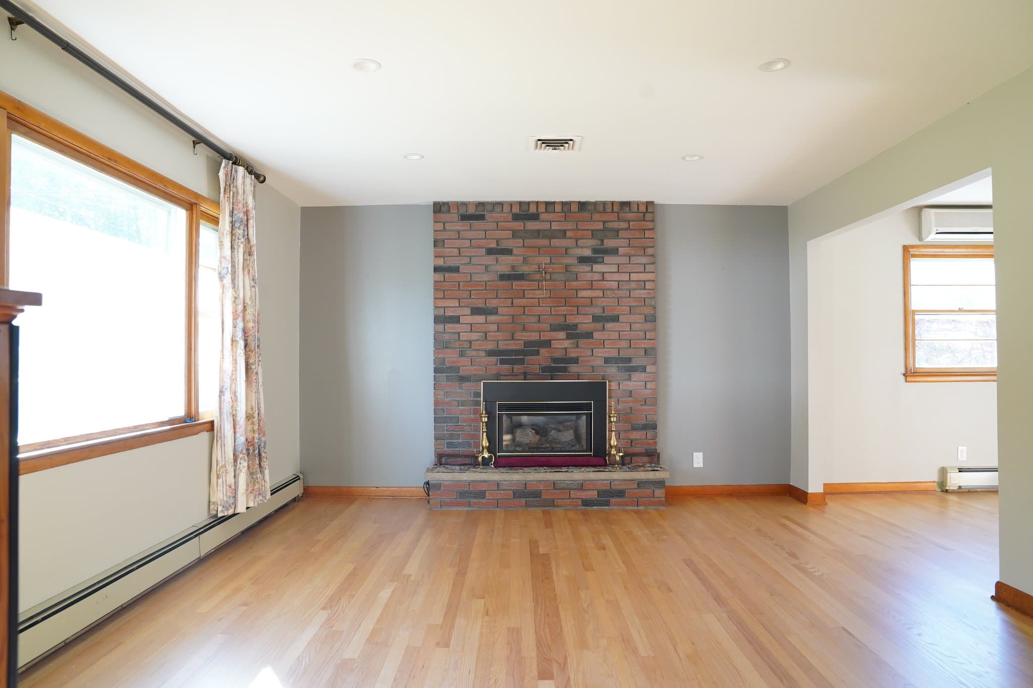 Latham House: 22 Homestead Dr