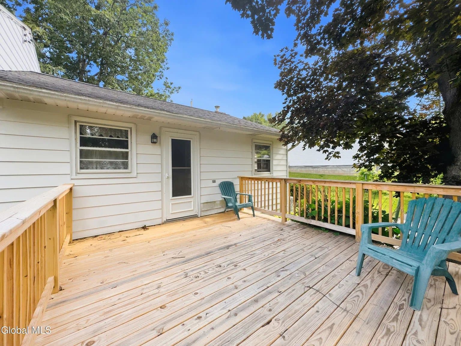 Latham House: 22 Homestead Dr