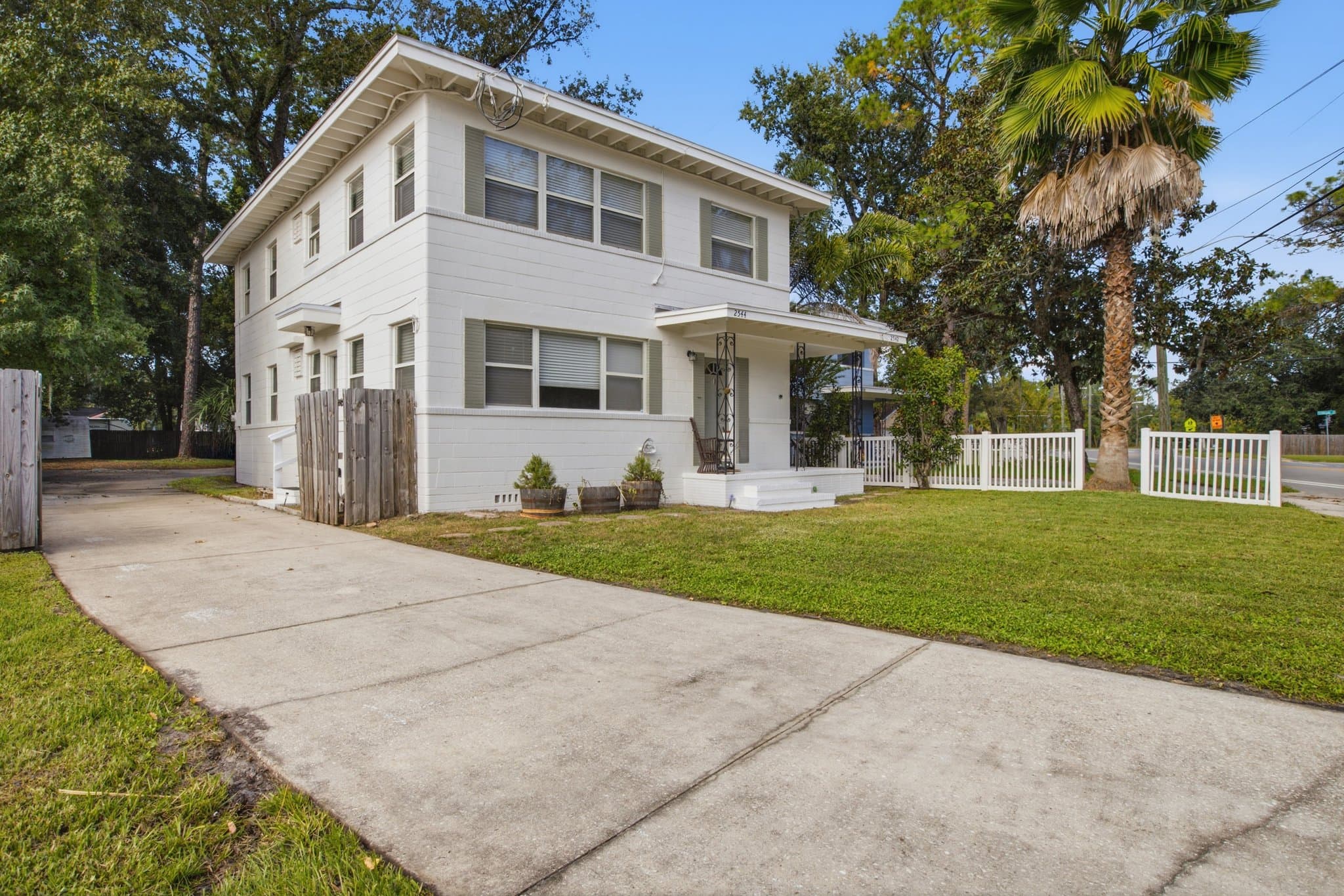 Jacksonville Multiplex: 2542-2544 Spring Park Rd