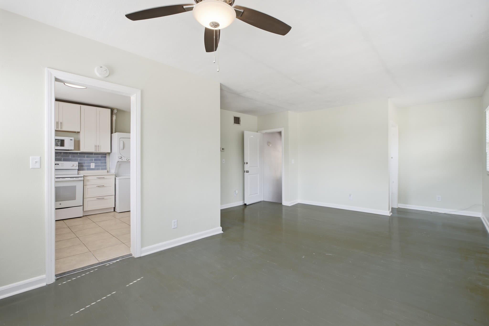 Jacksonville Multiplex: 2542-2544 Spring Park Rd