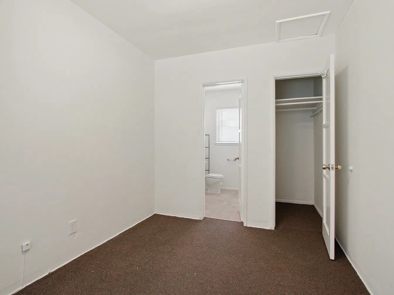 Long Beach House: 2723 E 8th St
