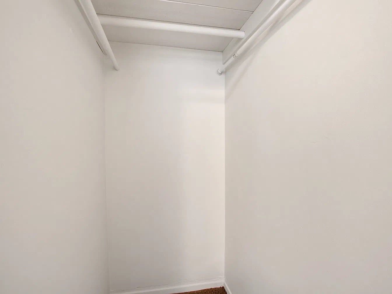 Long Beach House: 2723 E 8th St