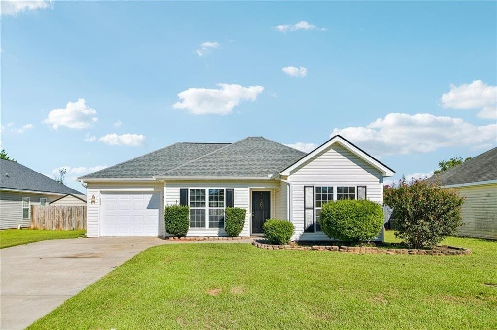 Warner Robins House: 902 Haverhill Cir