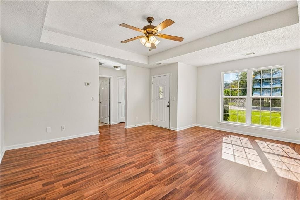 Warner Robins House: 902 Haverhill Cir