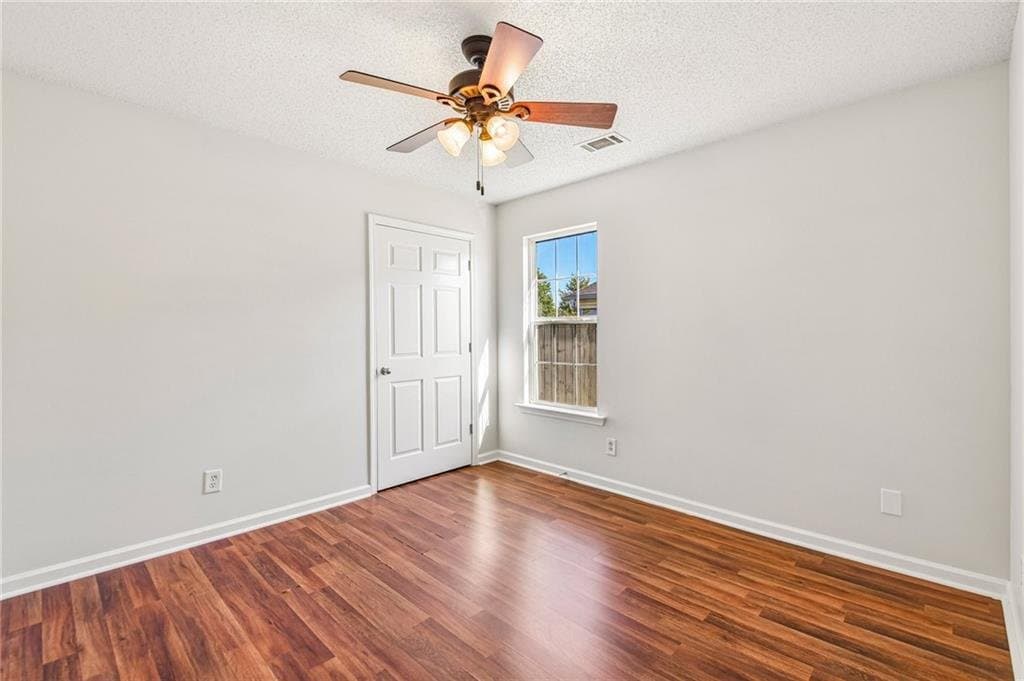 Warner Robins House: 902 Haverhill Cir