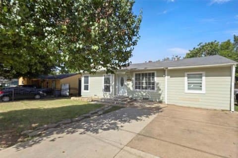 Irving House: 711 Hilltop Dr