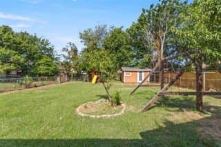 Irving House: 711 Hilltop Dr