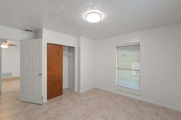 Irving House: 711 Hilltop Dr