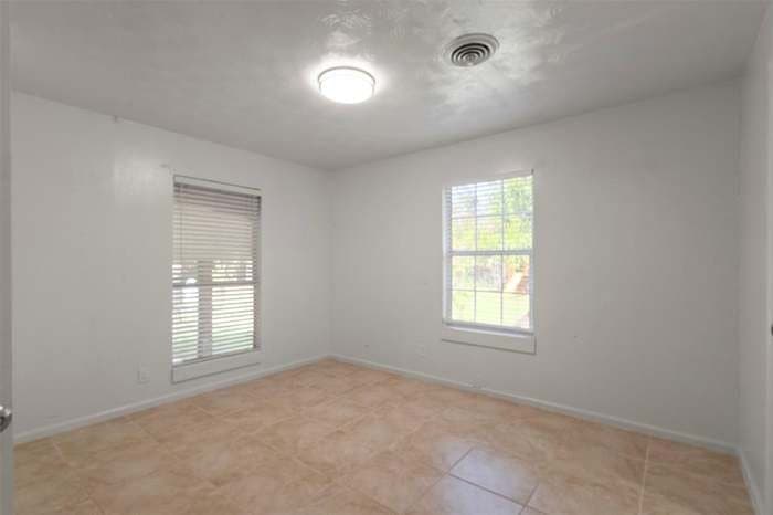 Irving House: 711 Hilltop Dr