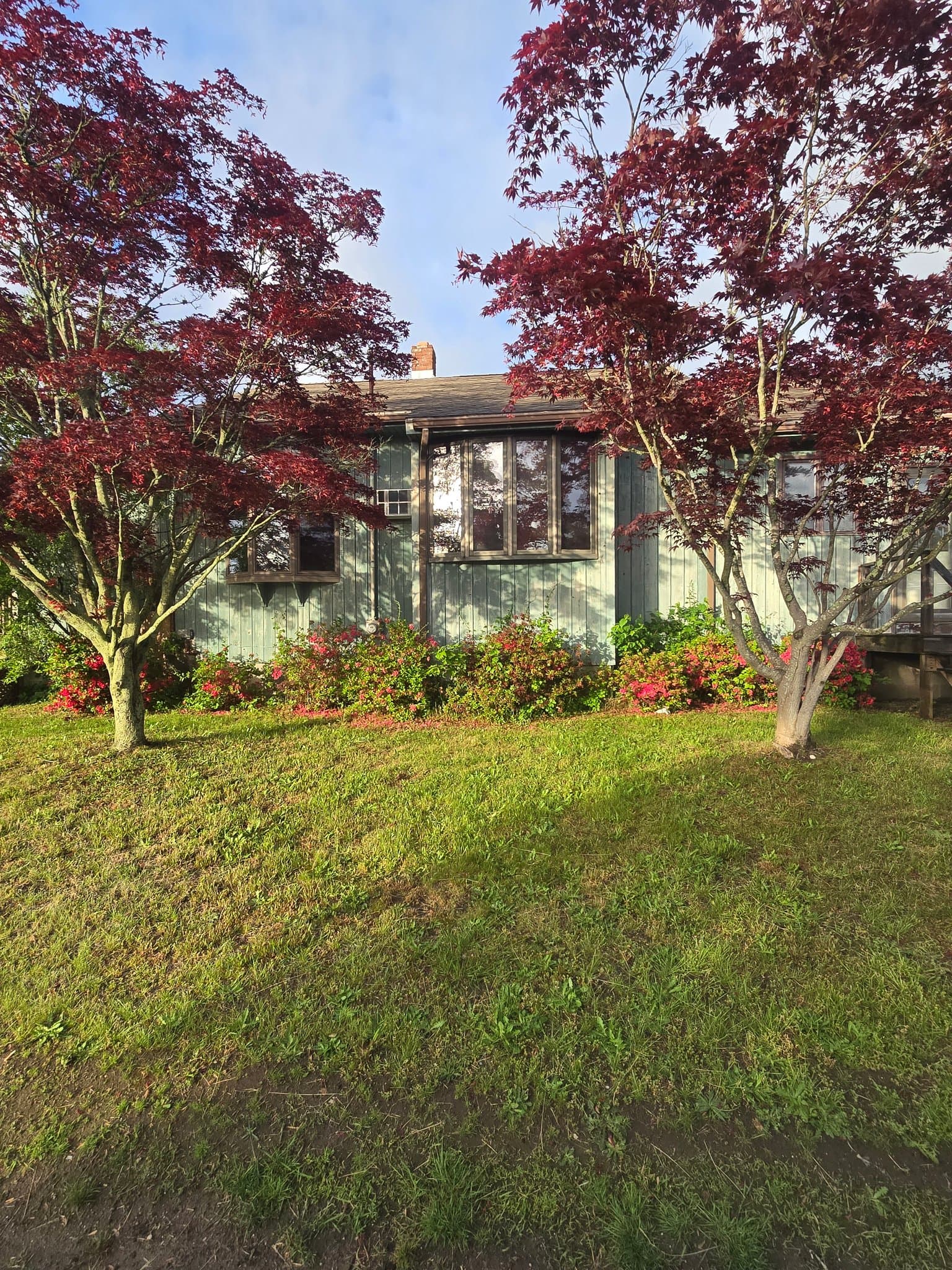 Acushnet House: 56 Slocum St