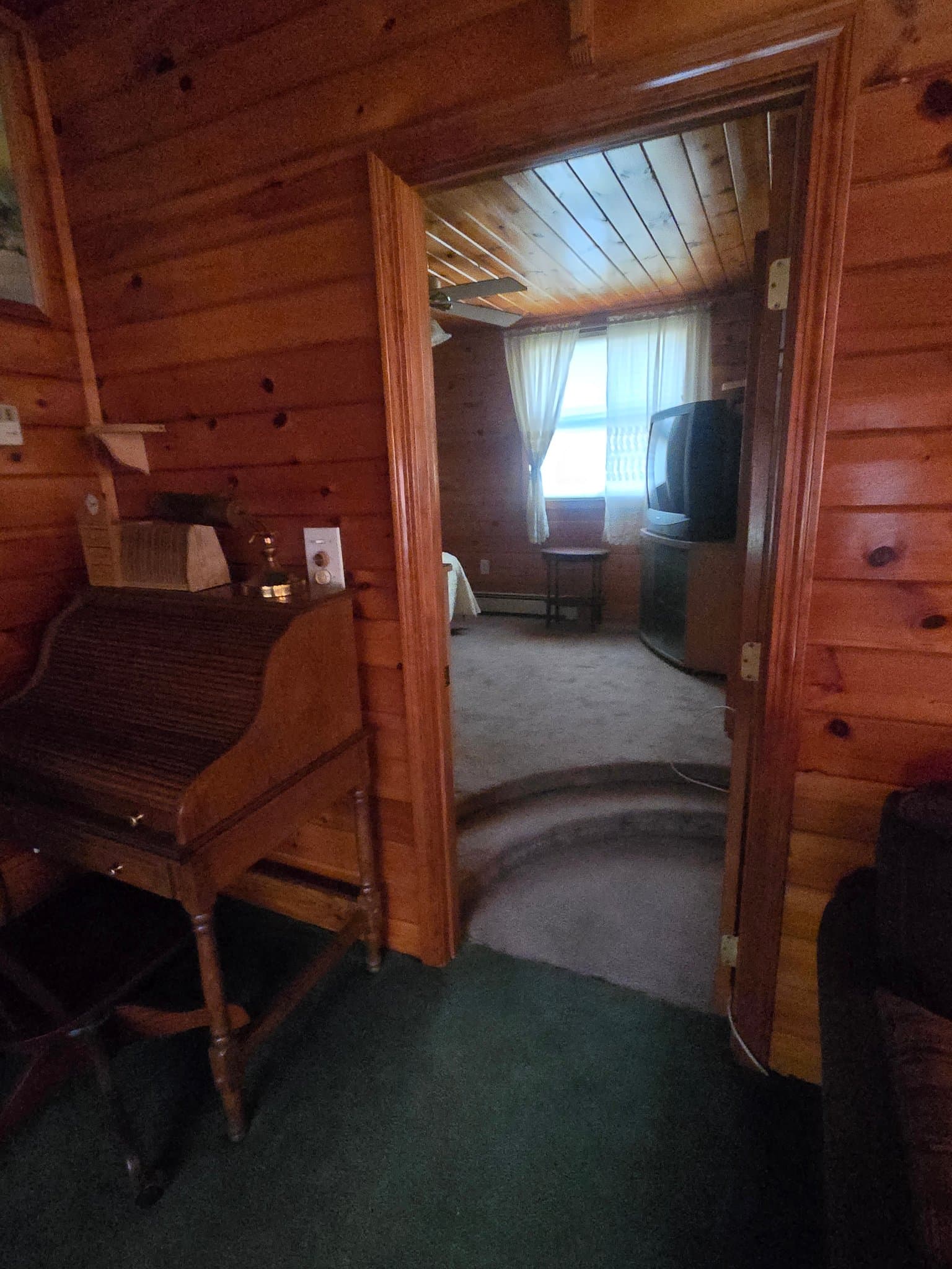 Acushnet House: 56 Slocum St
