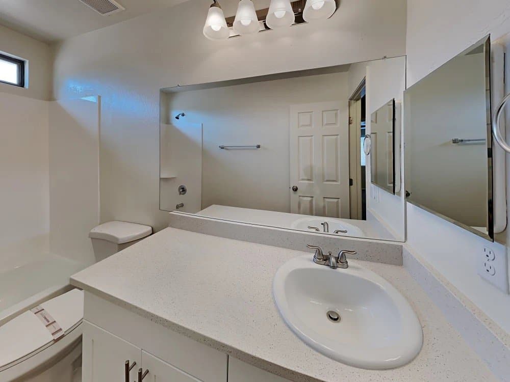 Laveen House: 7319 W Magdalena Ln