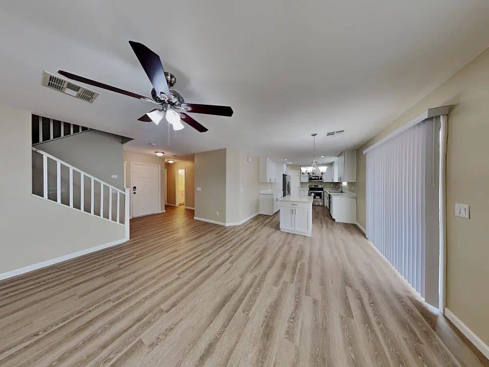 Laveen House: 7319 W Magdalena Ln