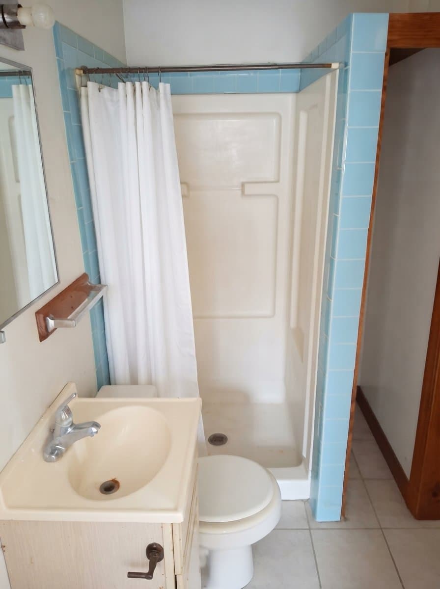 Kingsville House: 614 1/2 W Kleberg Ave