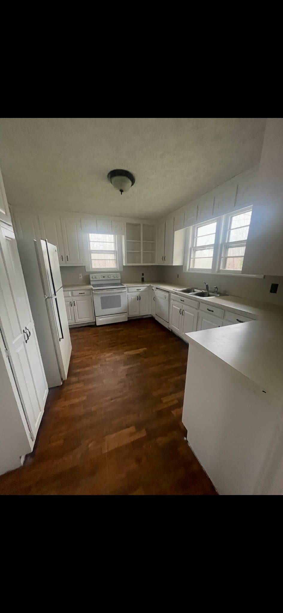 Ball Ground House: 120 Roberts Lake Road