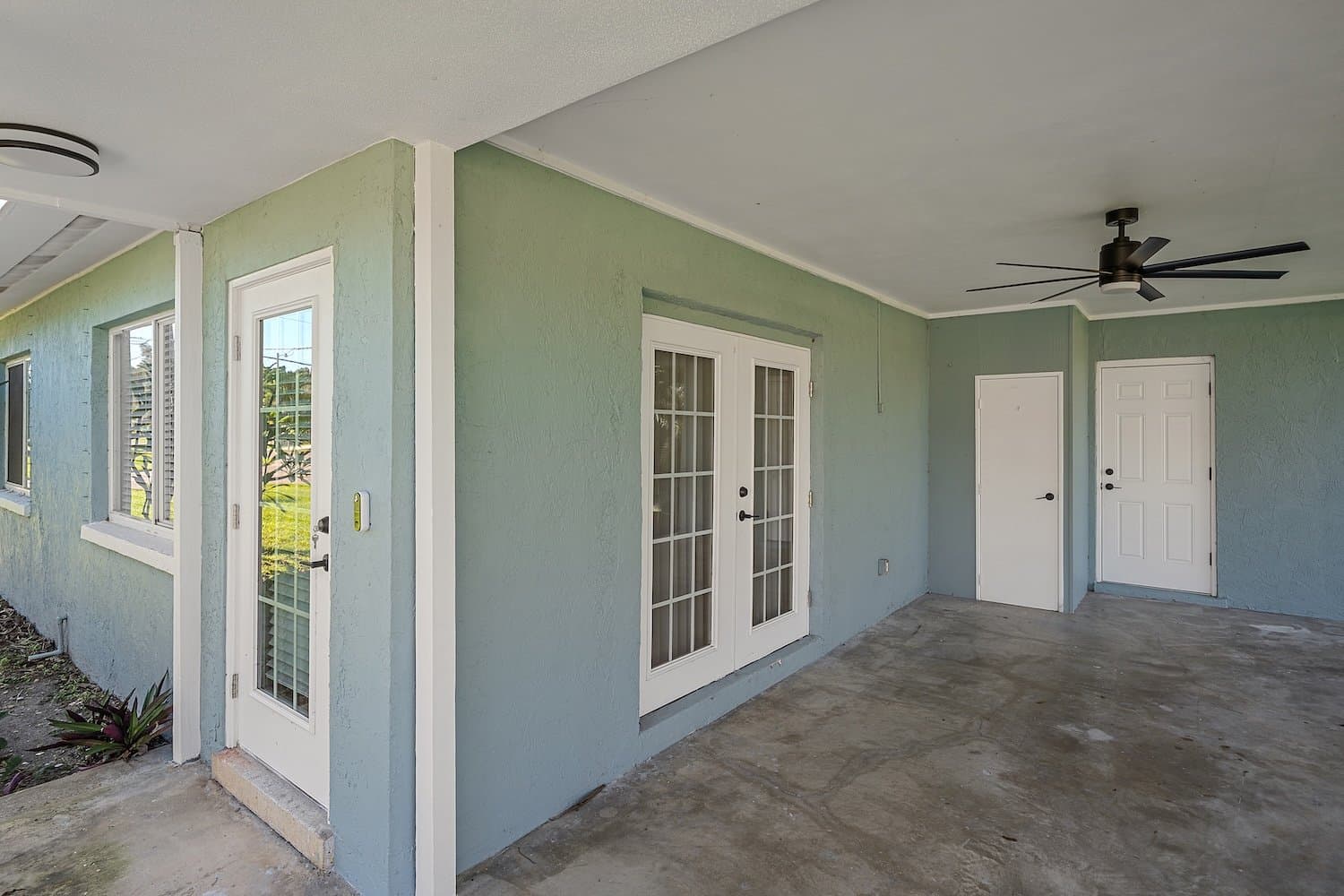 Nokomis House: 130 Lakeview Drive
