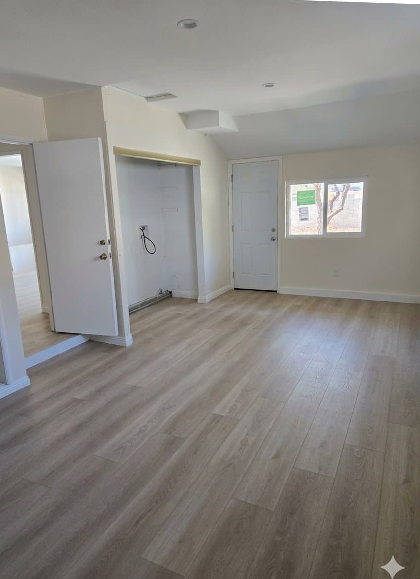 Northridge House: 8113 Bianca Ave