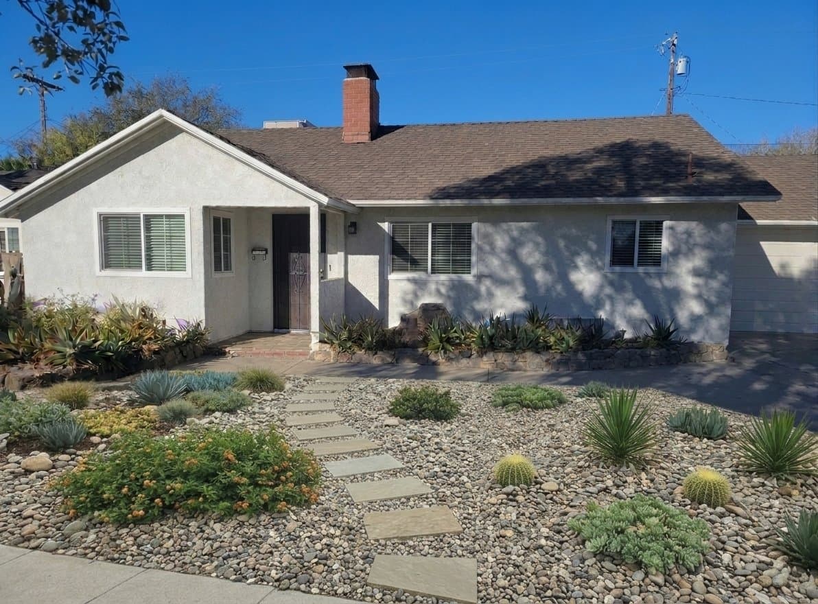 Northridge House: 8113 Bianca Ave