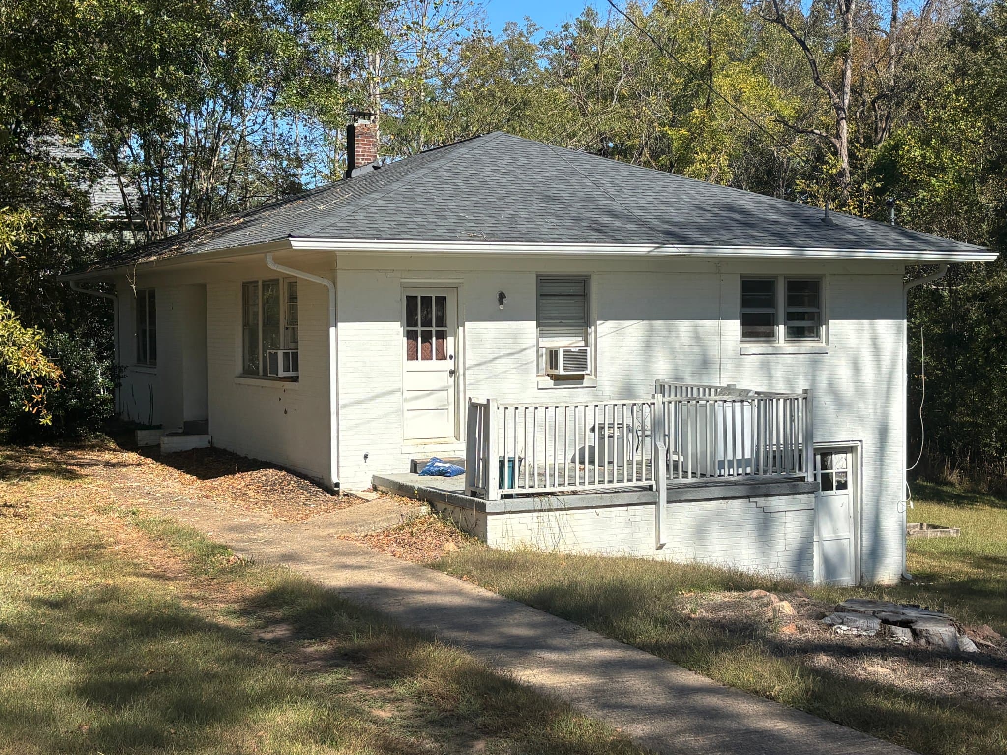 Ball Ground House: 120 Roberts Lake Road