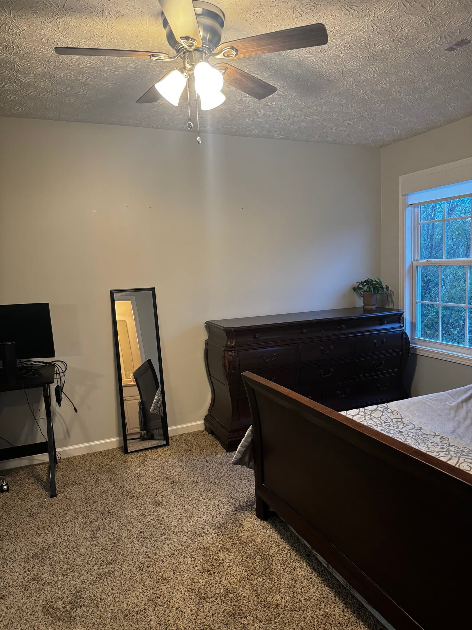 Woodstock Single Room: 138 Creekwood Dr
