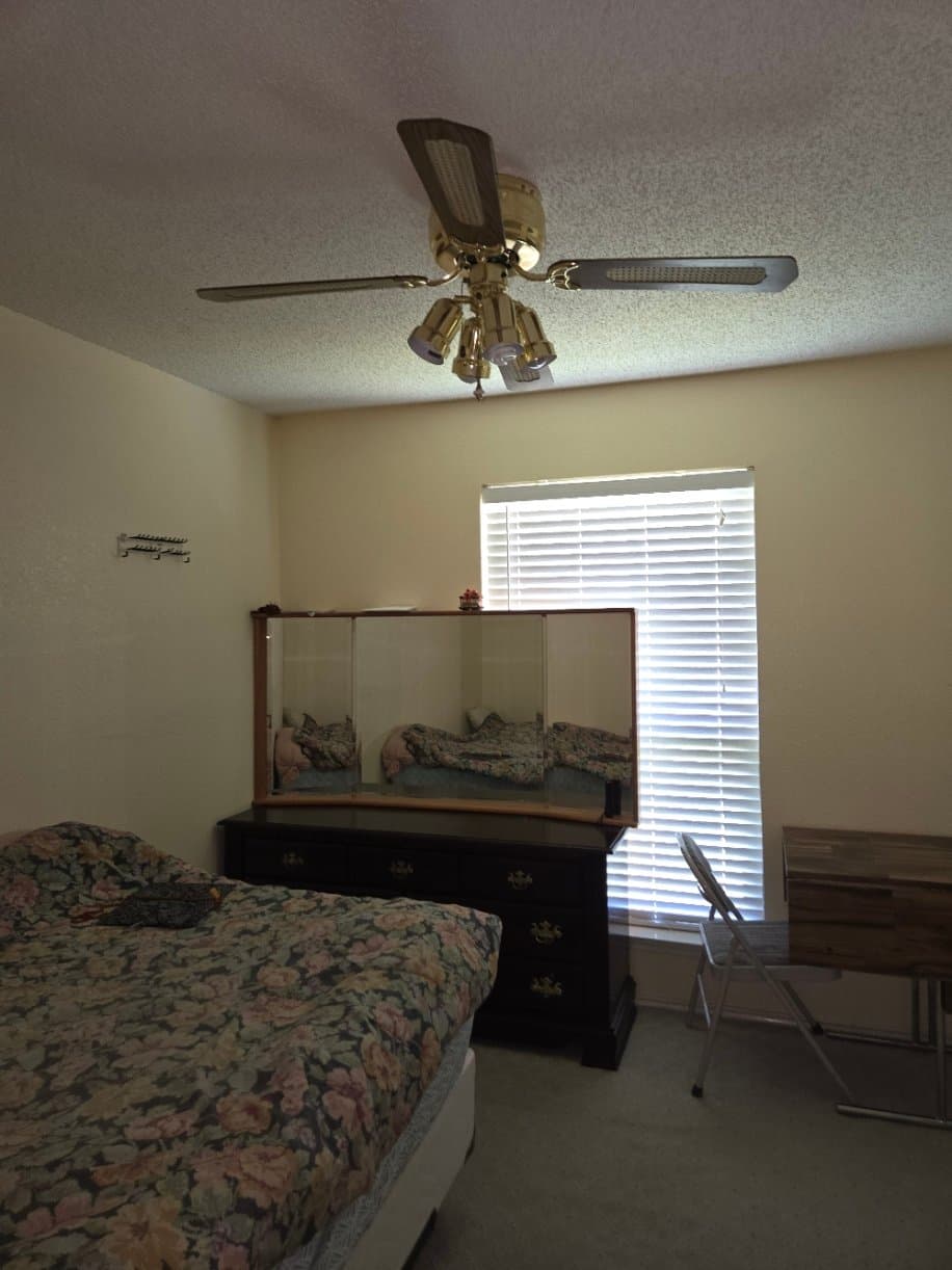 Allen Single Room: 1000 Fairlawn St