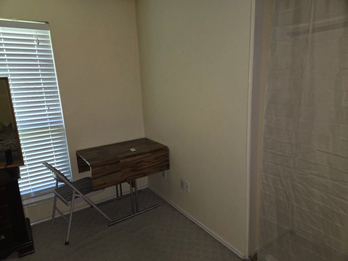 Allen Single Room: 1000 Fairlawn St