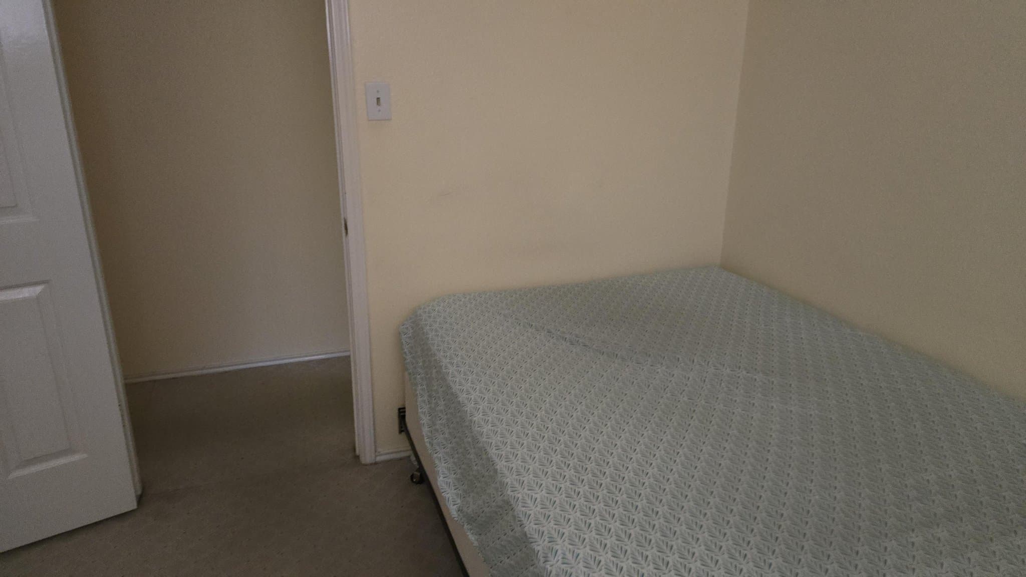 Allen Single Room: 1000 Fairlawn St