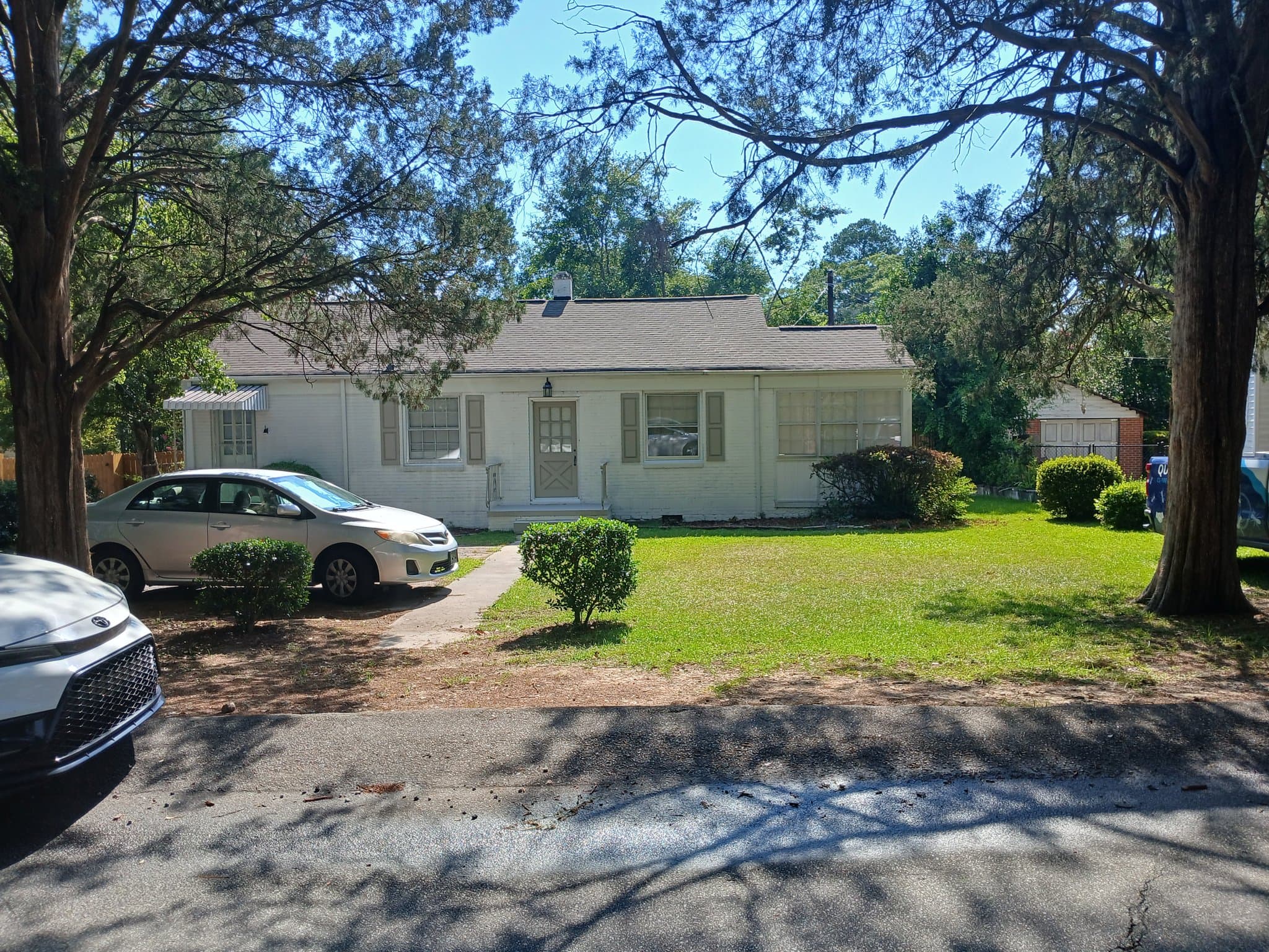 Columbia House: 3211 Bagnal Dr