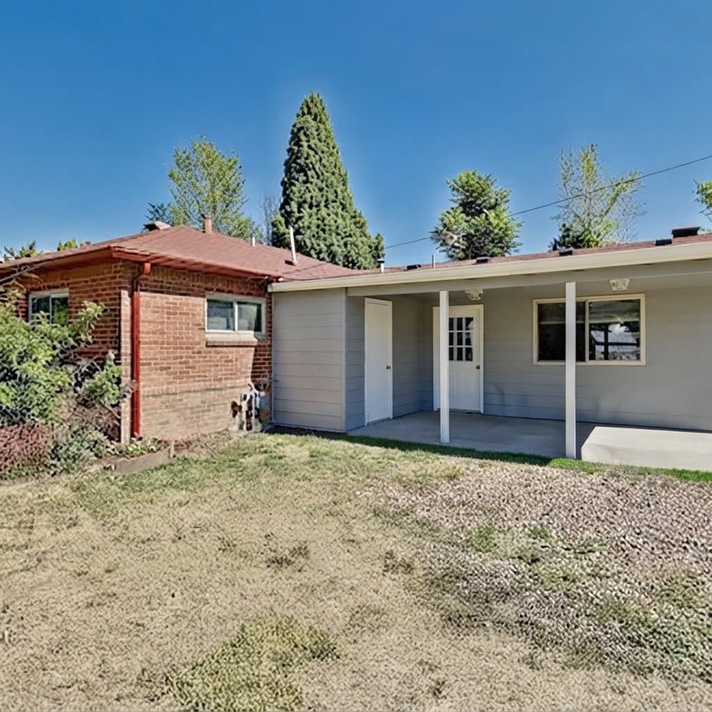 Thornton House: 1574 Oak Pl