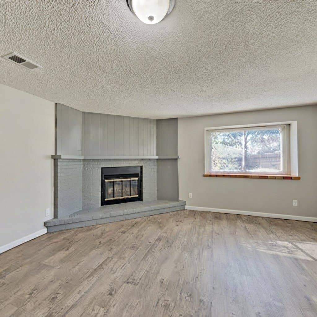Thornton House: 1574 Oak Pl