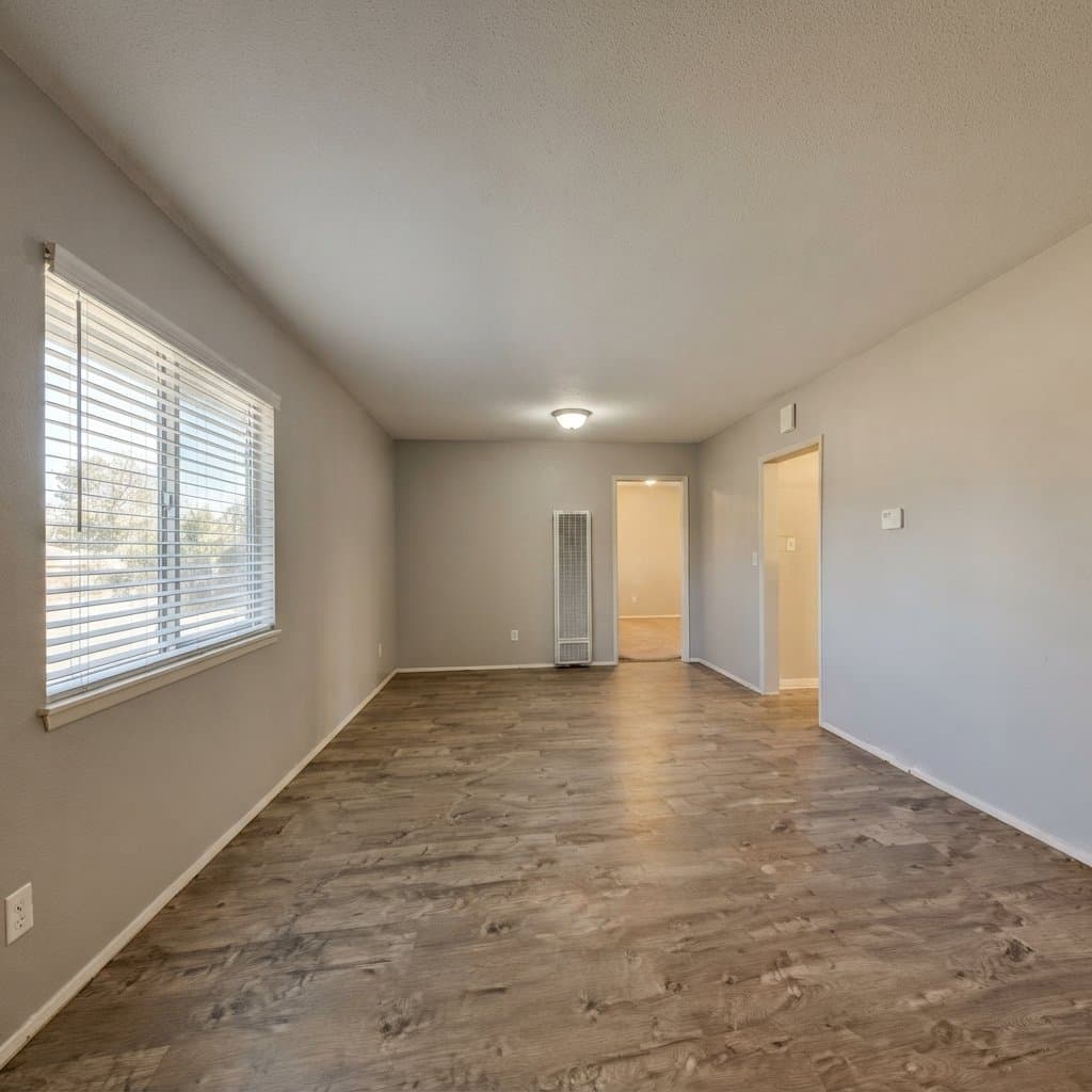 Thornton House: 1574 Oak Pl