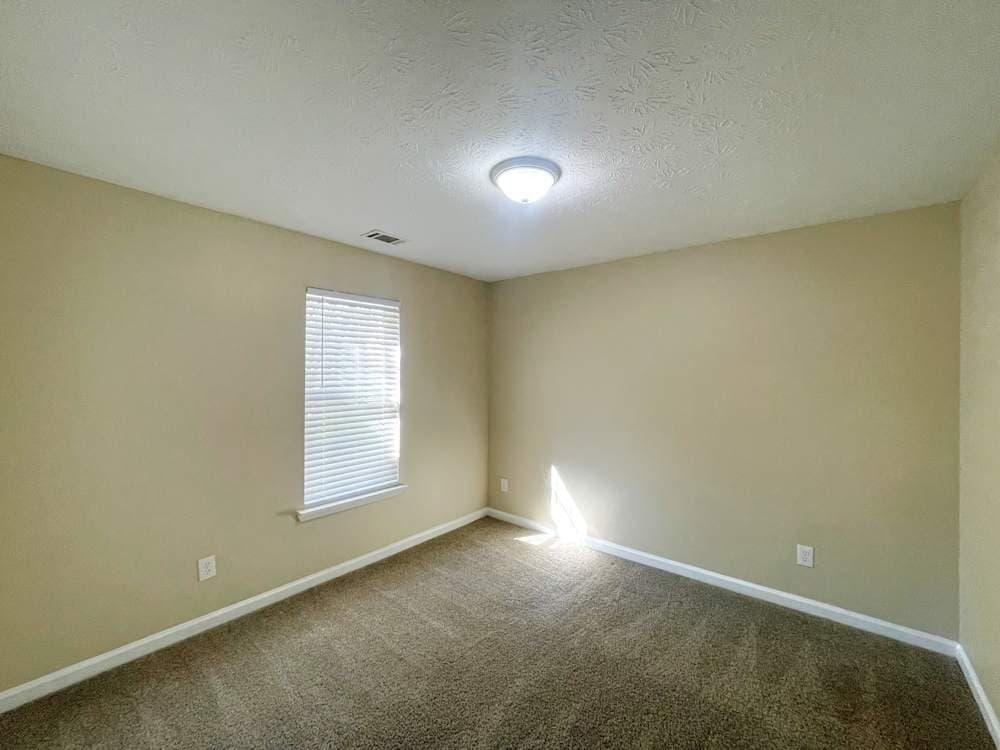 Loganville House: 4551 Beaverton Cir