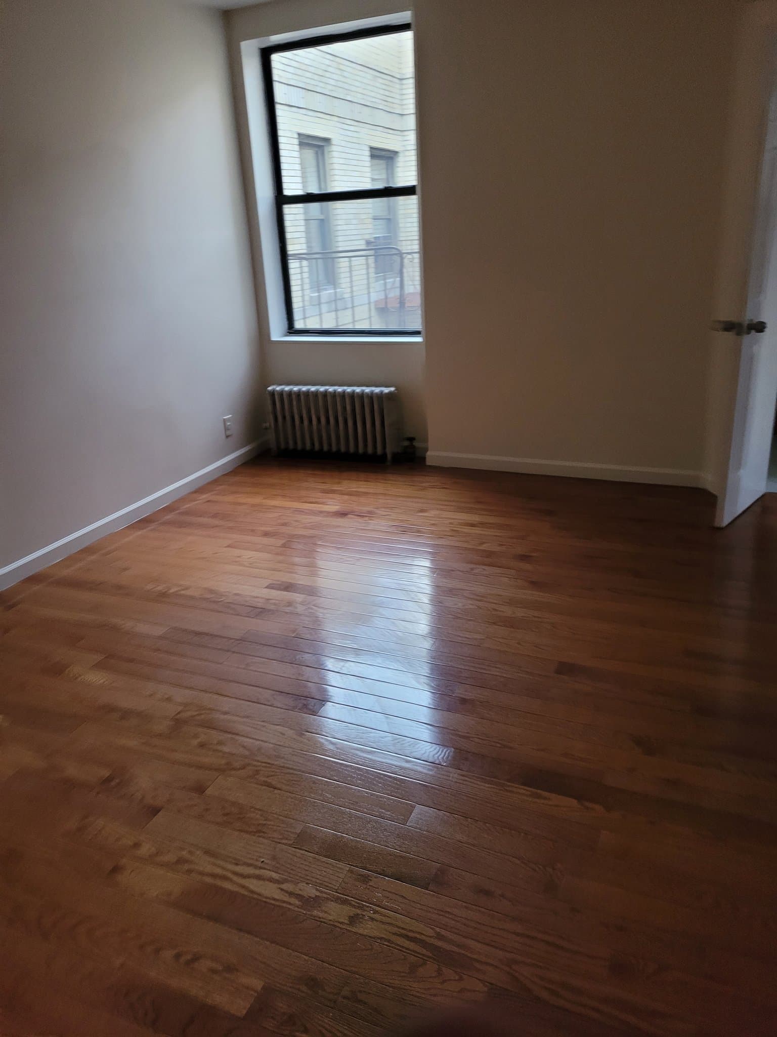Woodside Apartment: 4705 45th St