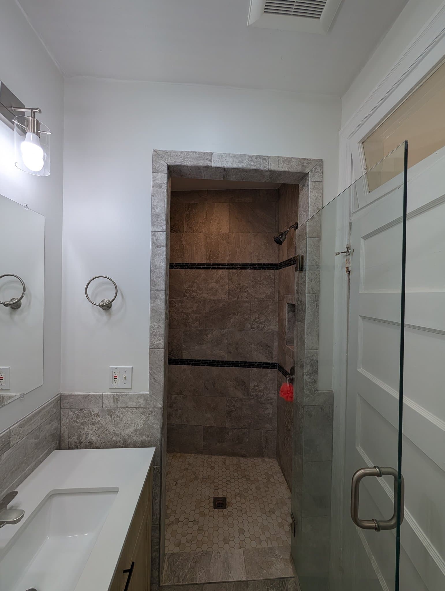 Washington House: 137 Randolph Pl NW