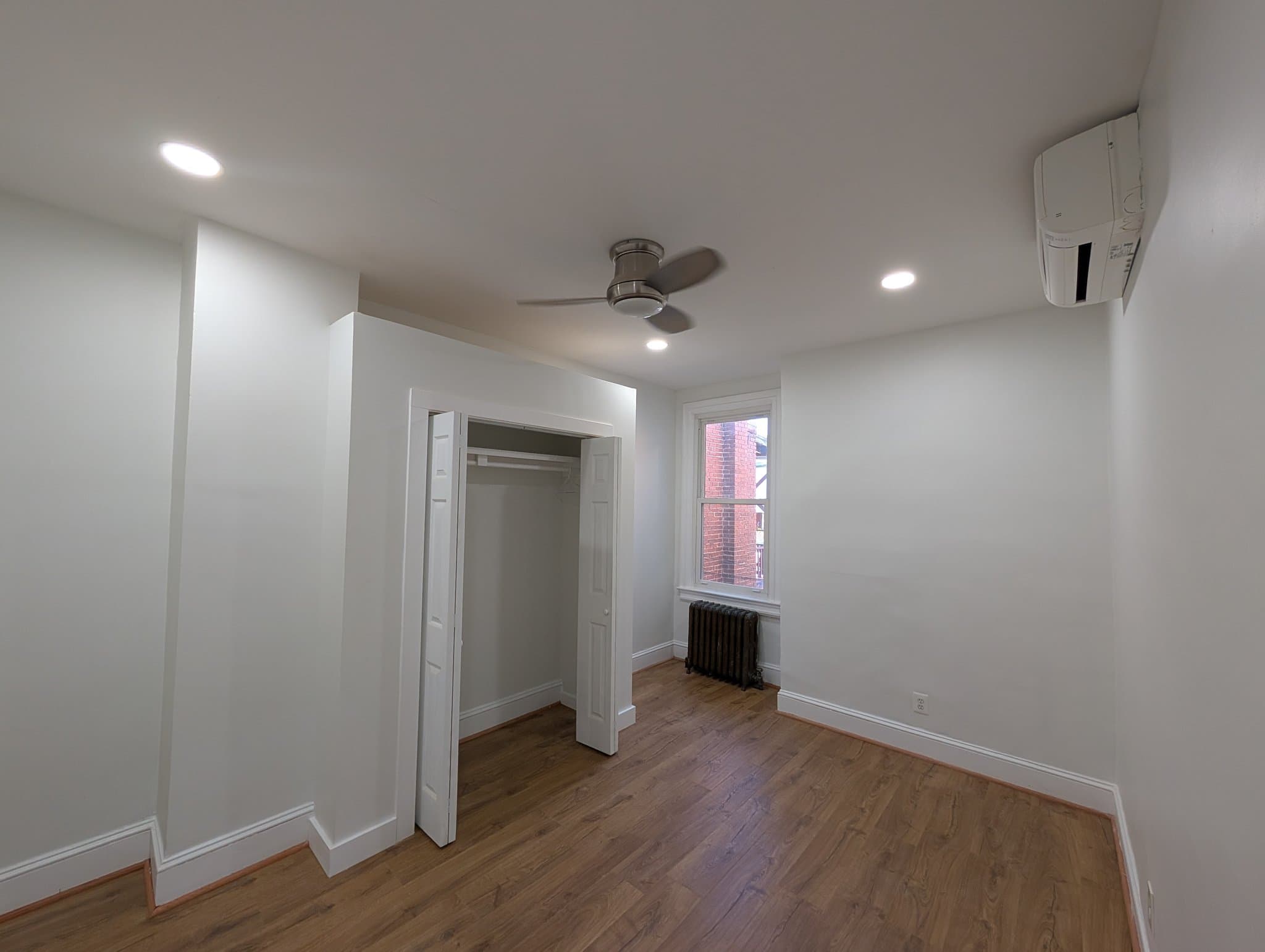 Washington House: 137 Randolph Pl NW