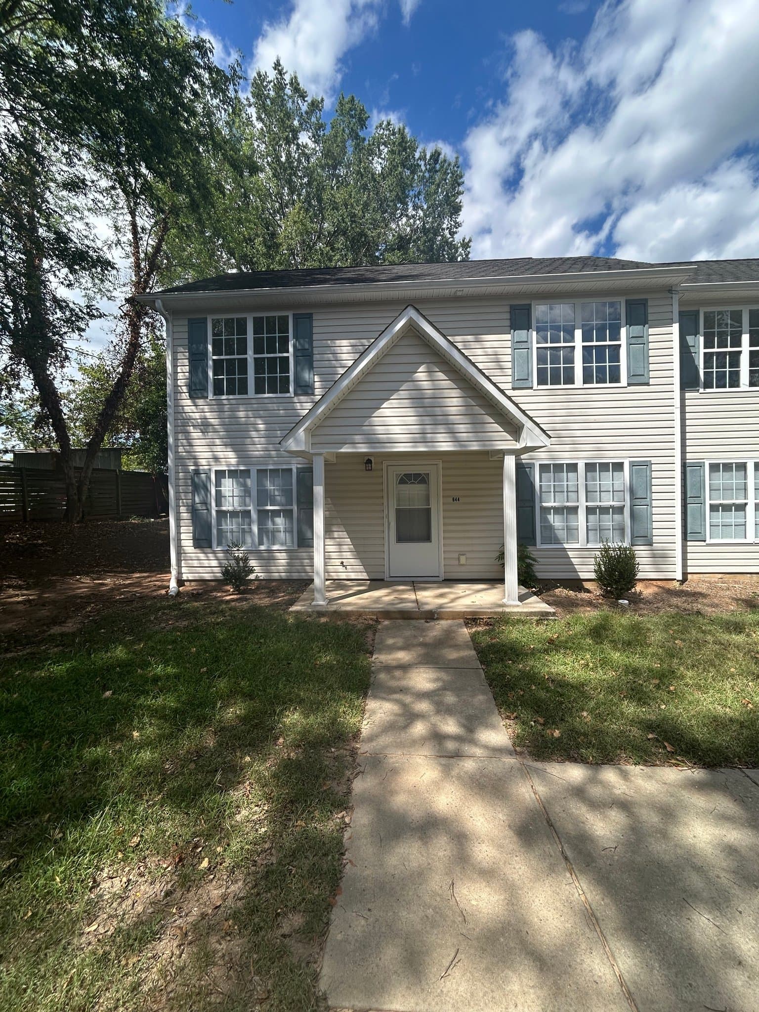 Raleigh Single Room: 644 Coleman St