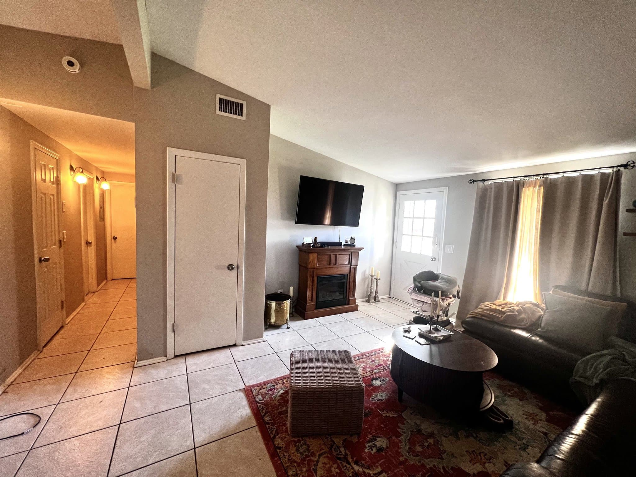 Jacksonville House: 10897 Tarin Dr