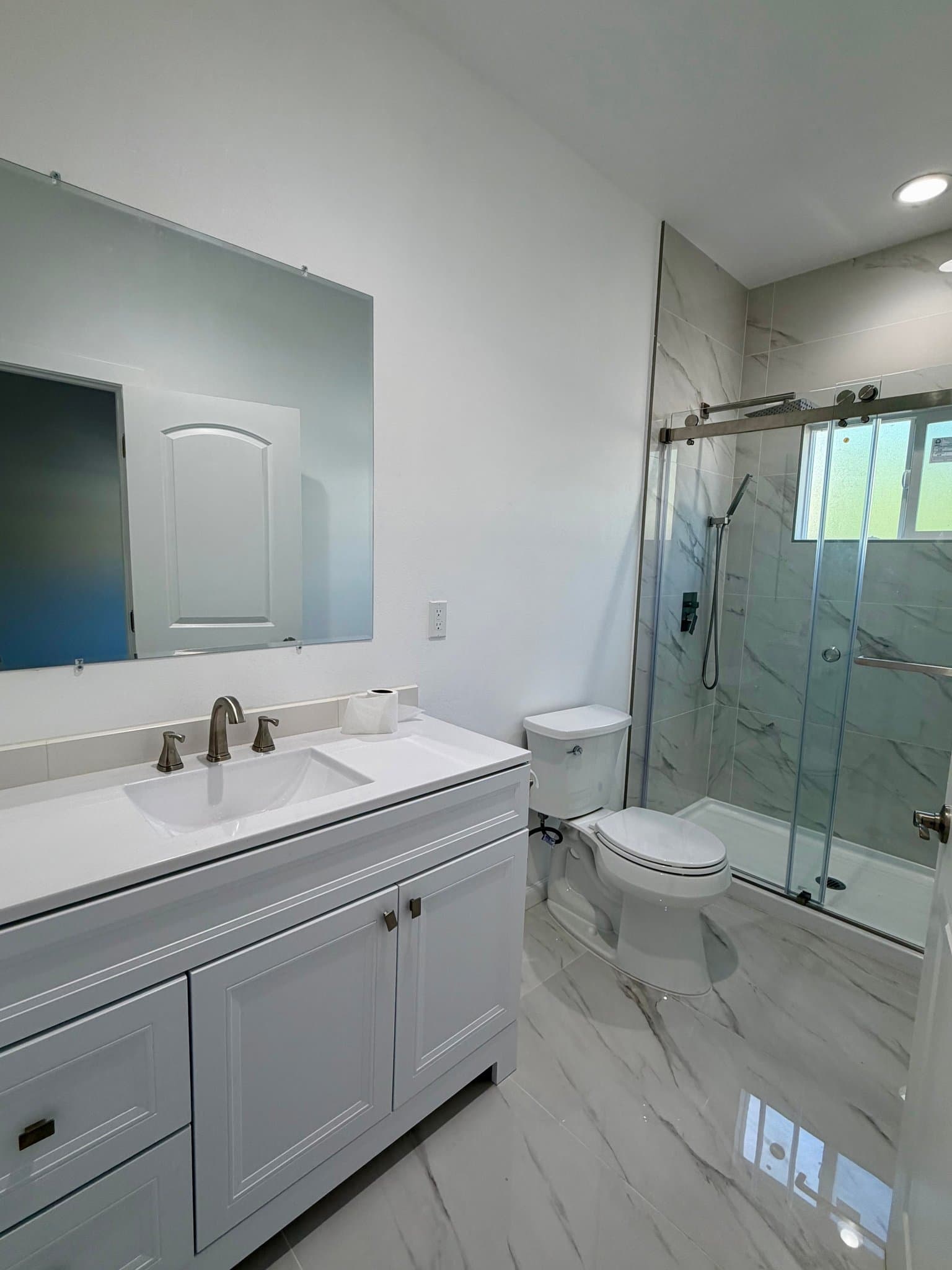 Fullerton House: 625 W Woodcrest Ave